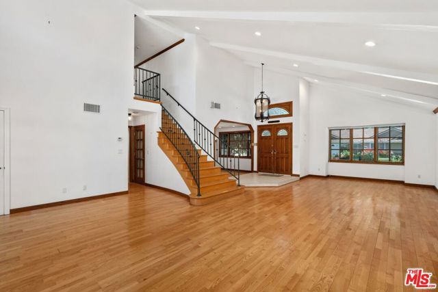 21663 Ulmus Drive, Woodland Hills (los Angeles), CA 91364