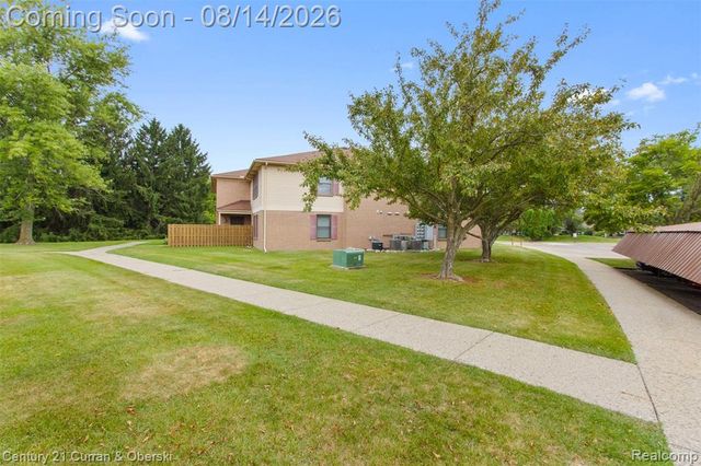 19313 Surrey Ln, Northville, MI 48167
