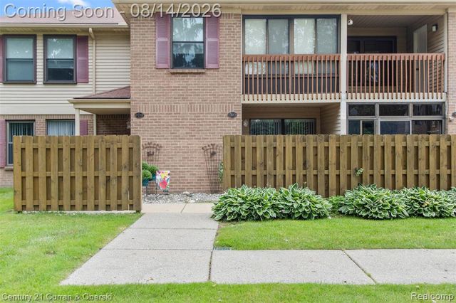 19313 Surrey Ln, Northville, MI 48167