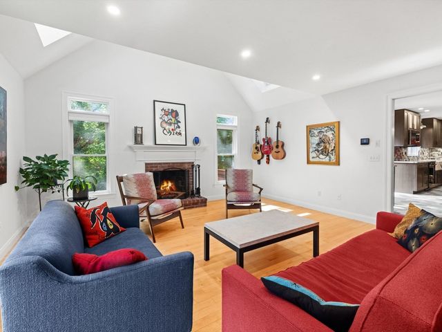 41 Piccadilly Way, Westborough, MA 01581