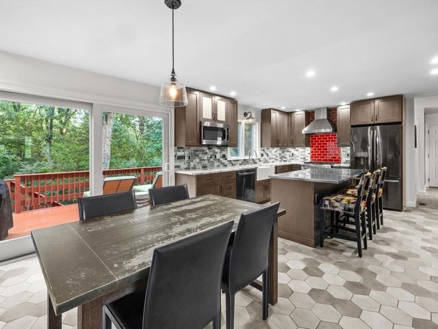41 Piccadilly Way, Westborough, MA 01581