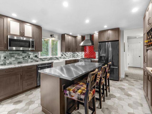 41 Piccadilly Way, Westborough, MA 01581