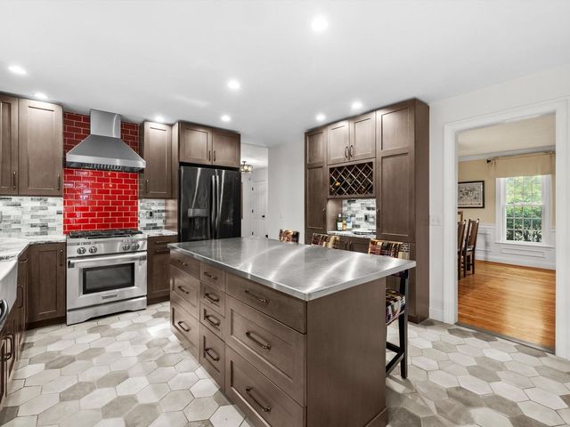 41 Piccadilly Way, Westborough, MA 01581