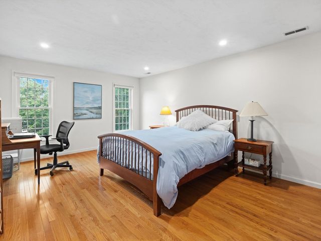 41 Piccadilly Way, Westborough, MA 01581