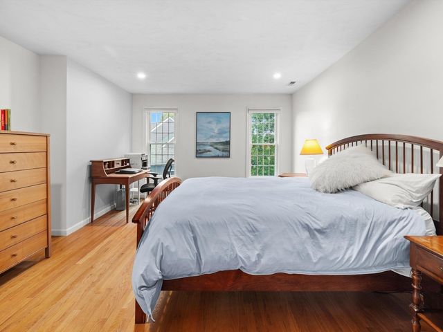 41 Piccadilly Way, Westborough, MA 01581