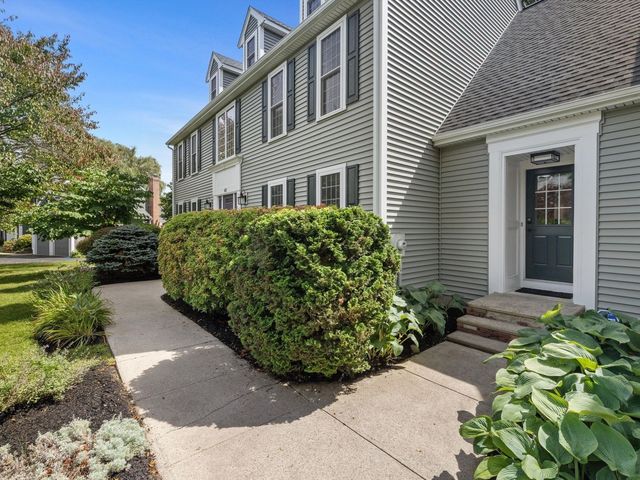 41 Piccadilly Way, Westborough, MA 01581