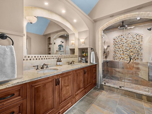 41 Piccadilly Way, Westborough, MA 01581