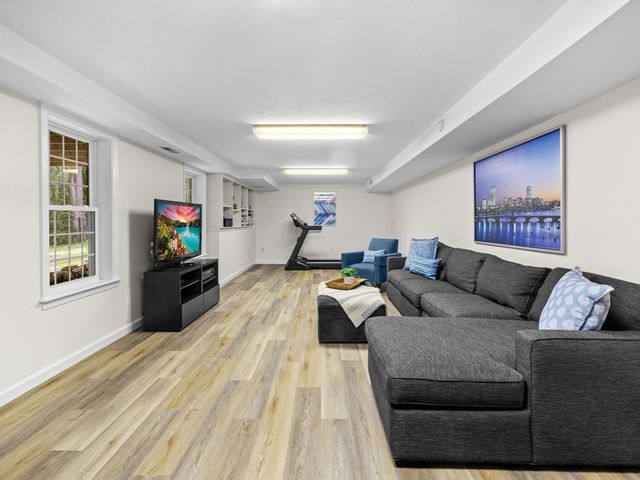 41 Piccadilly Way, Westborough, MA 01581