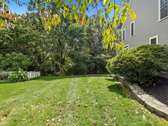 41 Piccadilly Way, Westborough, MA 01581