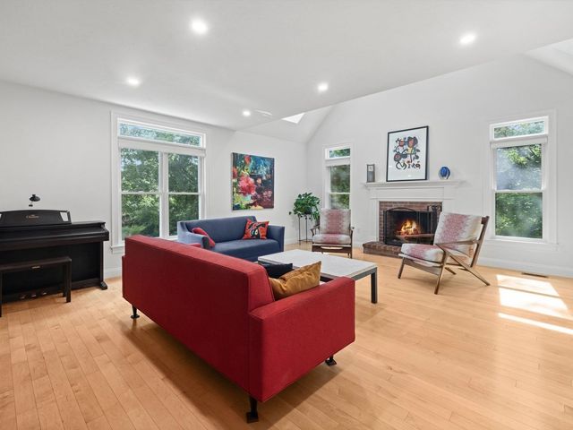 41 Piccadilly Way, Westborough, MA 01581