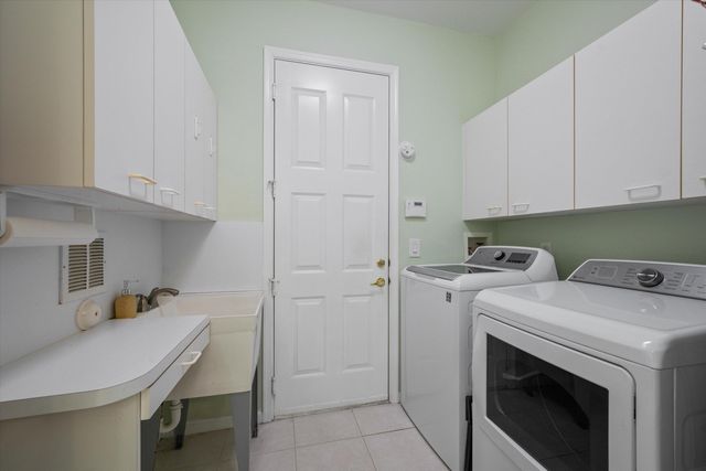 9078 Bay Point Circle, West Palm Beach, FL 33411