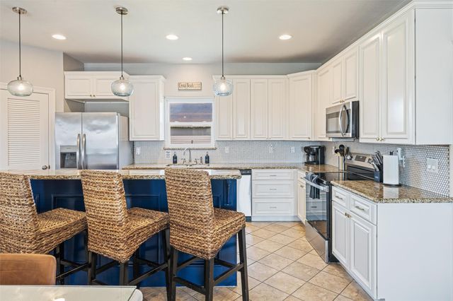 866 Townsend Drive, Crystal Beach, TX 77650