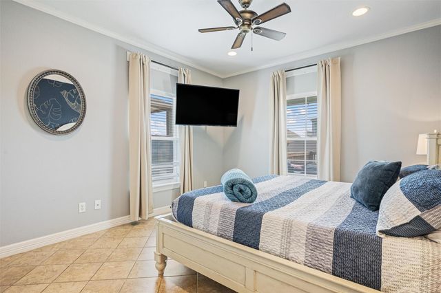 866 Townsend Drive, Crystal Beach, TX 77650