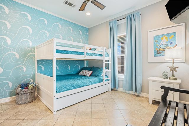 866 Townsend Drive, Crystal Beach, TX 77650