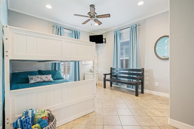 866 Townsend Drive, Crystal Beach, TX 77650
