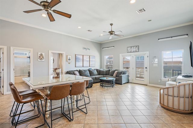 866 Townsend Drive, Crystal Beach, TX 77650