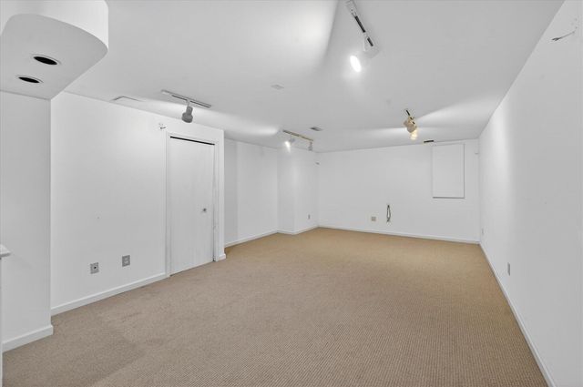 3232 Bellflower Court, Ann Arbor, MI 48103