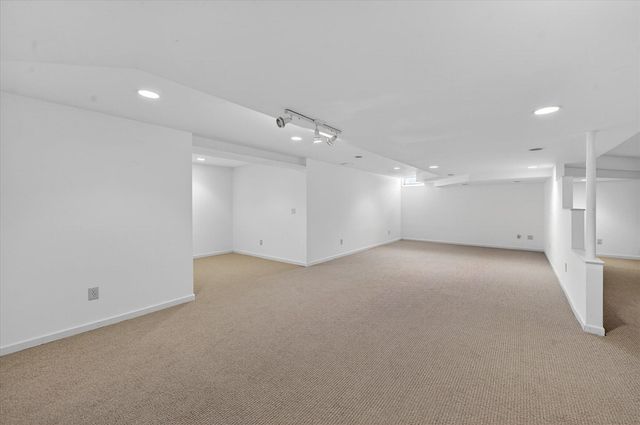 3232 Bellflower Court, Ann Arbor, MI 48103