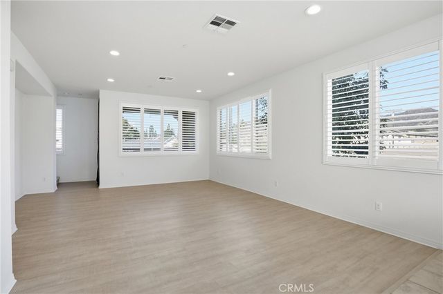 811 N Dalton Ave 105, Azusa, CA 91702