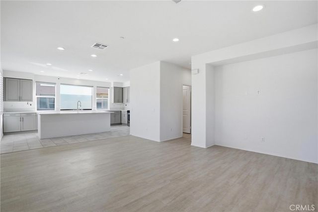 811 N Dalton Ave 105, Azusa, CA 91702