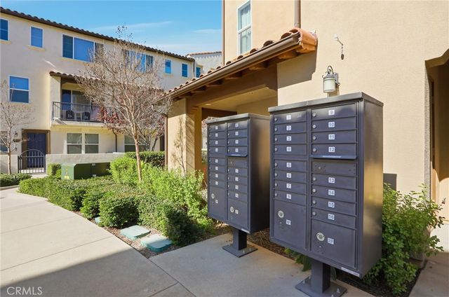 811 N Dalton Ave 105, Azusa, CA 91702