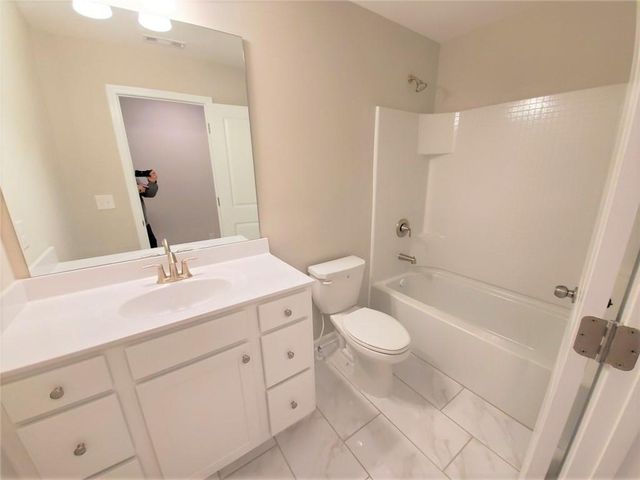 1636 Lansing Bluff Walk, Lawrenceville, GA 30043