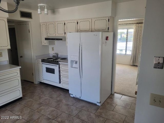 20032 N Willow Creek Circle, Sun City, AZ 85373