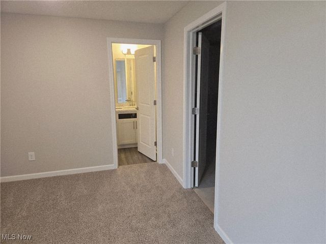 3374 Buckeye Trail, Green, OH 44685