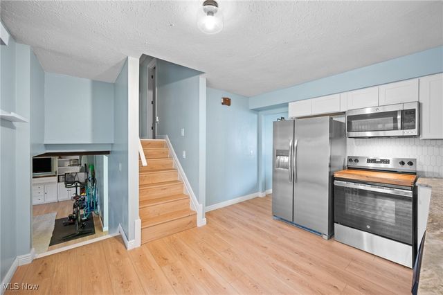 652 University Avenue, Elyria, OH 44035