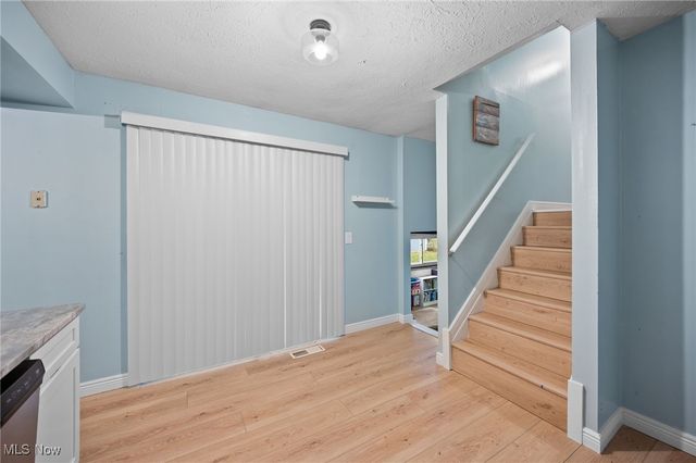 652 University Avenue, Elyria, OH 44035