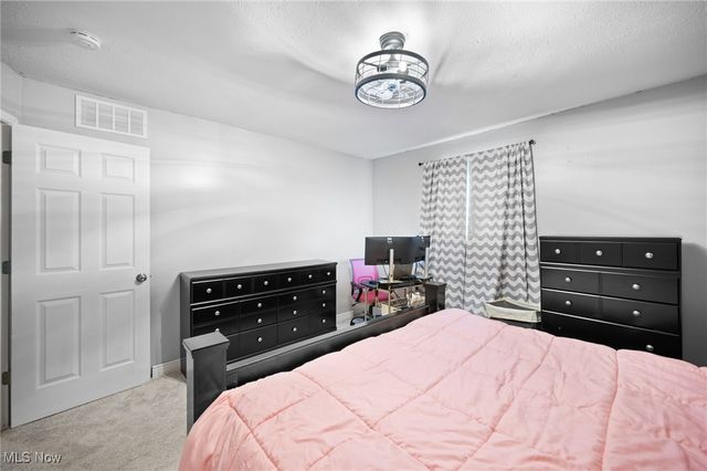 652 University Avenue, Elyria, OH 44035