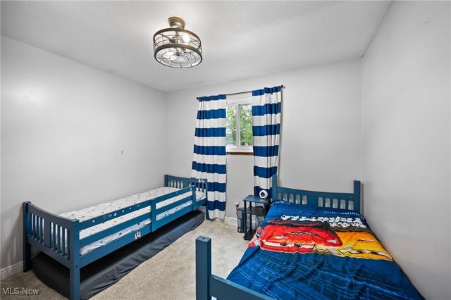 652 University Avenue, Elyria, OH 44035