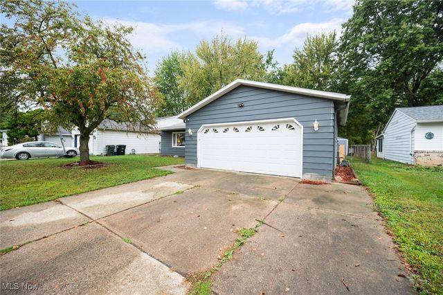 652 University Avenue, Elyria, OH 44035