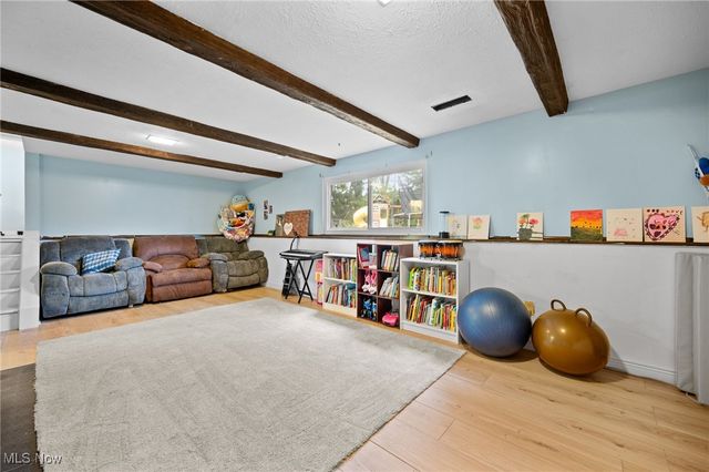 652 University Avenue, Elyria, OH 44035