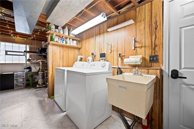 652 University Avenue, Elyria, OH 44035