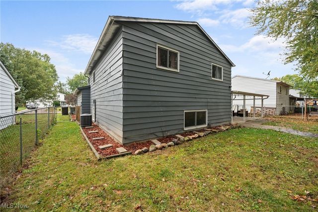 652 University Avenue, Elyria, OH 44035