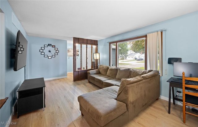 652 University Avenue, Elyria, OH 44035