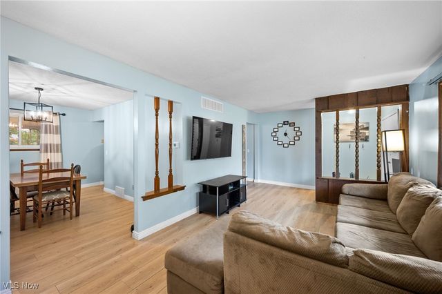 652 University Avenue, Elyria, OH 44035