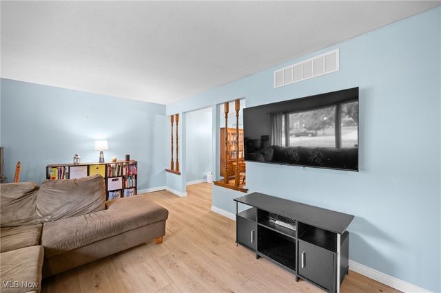 652 University Avenue, Elyria, OH 44035