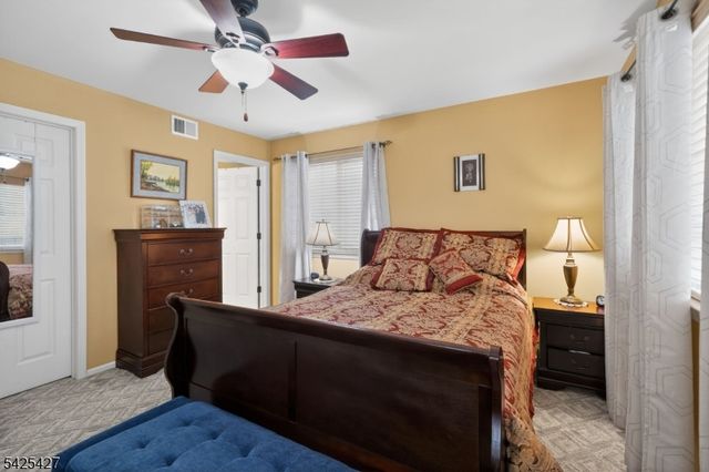 167 Falcon Ridge Way, Hamburg Boro, NJ 07419