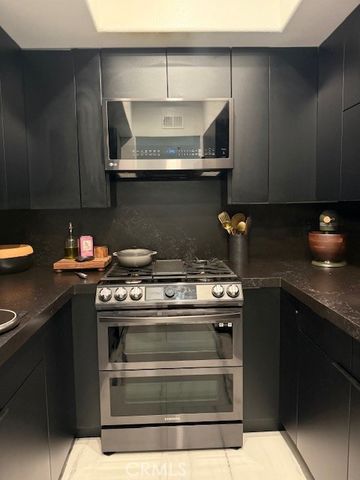 12011 Goshen 104, Los Angeles, CA 90049