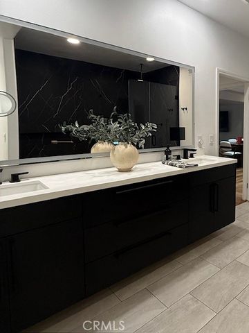 12011 Goshen 104, Los Angeles, CA 90049