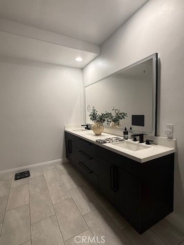 12011 Goshen 104, Los Angeles, CA 90049