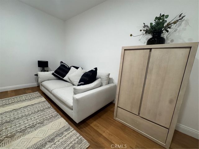 12011 Goshen 104, Los Angeles, CA 90049