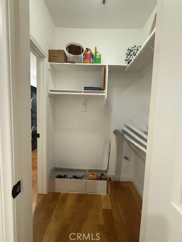 12011 Goshen 104, Los Angeles, CA 90049