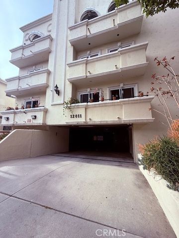 12011 Goshen 104, Los Angeles, CA 90049