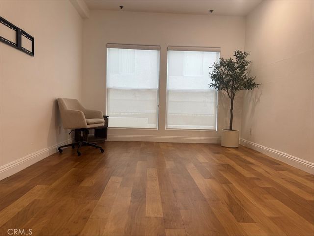 12011 Goshen 104, Los Angeles, CA 90049