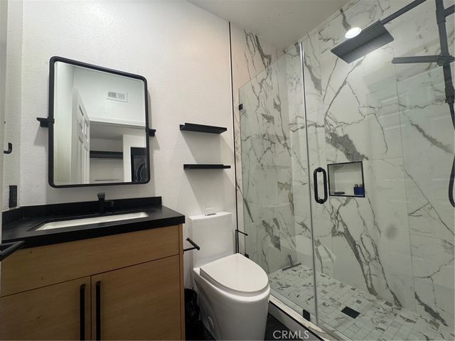 12011 Goshen 104, Los Angeles, CA 90049