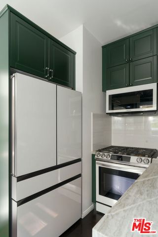 3400 San Marino Street M, Los Angeles, CA 90006