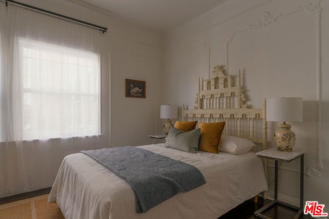 3400 San Marino Street M, Los Angeles, CA 90006